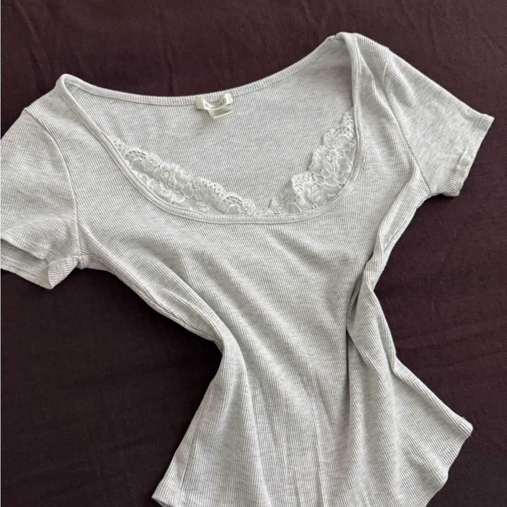Source Unknown Gray Short Sleeve Tee with Lace Detail